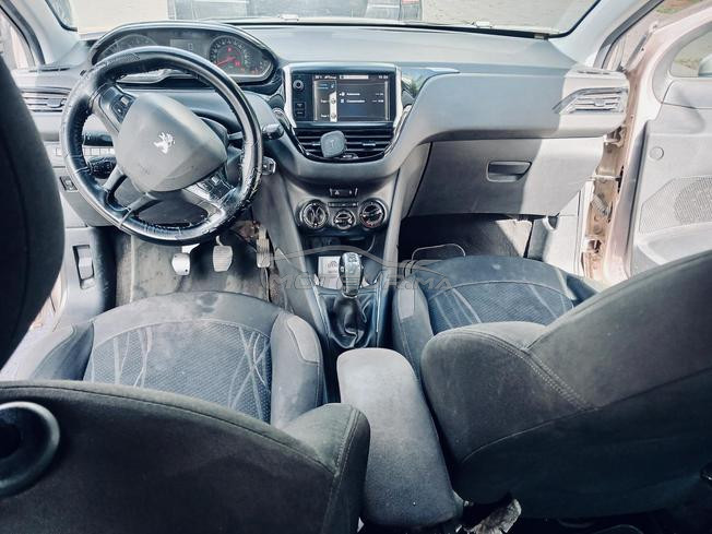 Peugeot essence 