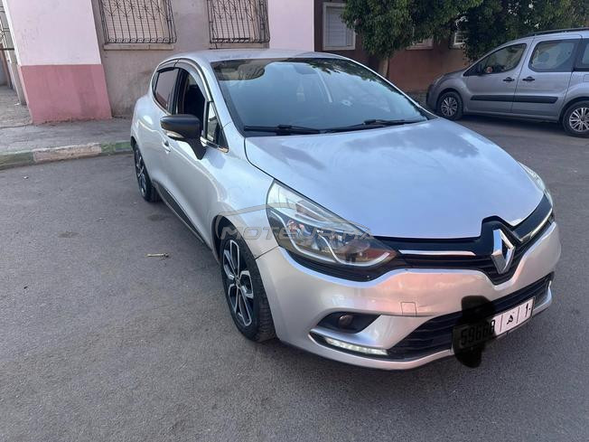 Renault Clio Diesel Automatique 2017 à Salé