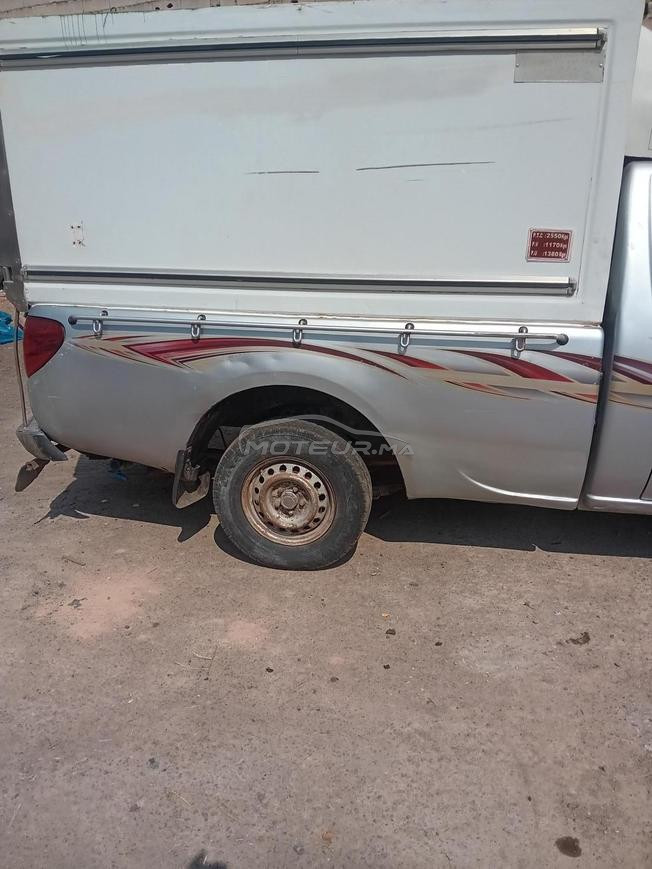 Mitsubishi l200 model 2013 tres bon etat