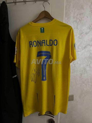 Tenue AL-NASSR signée par CR7 - 2