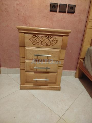 2 lits avec sommiers et coiffeuse - 2