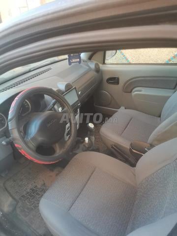 Dacia Logan bien équipée, bon état - 2