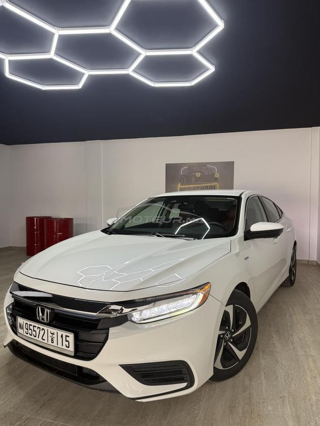 très belle voiture emportée