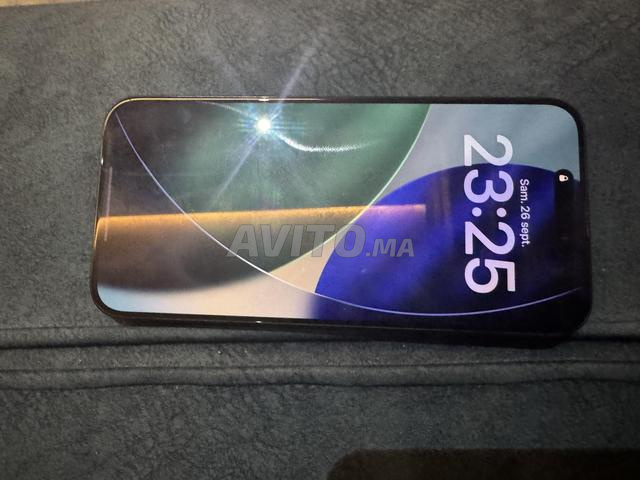 iPhone 15 Pro Max officiel esim 256 Go - 2