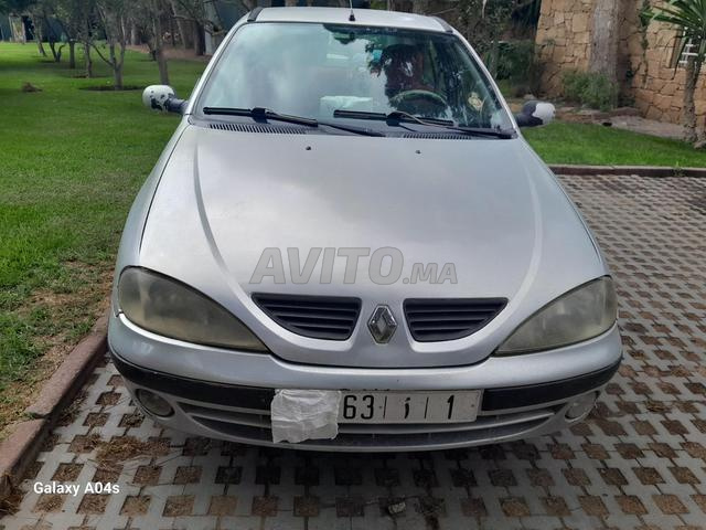 Voiture Renault Megane en bon état à vendre à Laâyoune, Salé