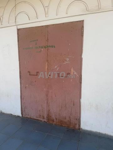 محل للبيع