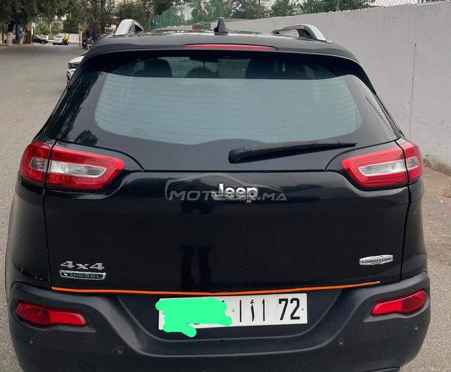 très belle voiture 4/4 bien entretenu 