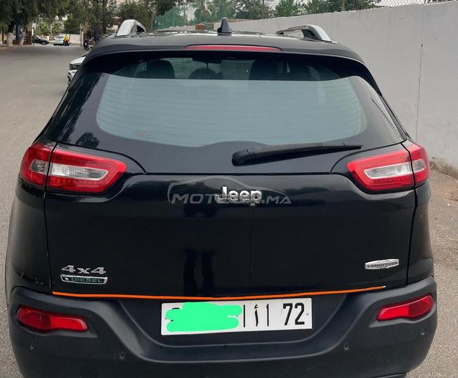 très belle voiture 4/4 bien entretenu 