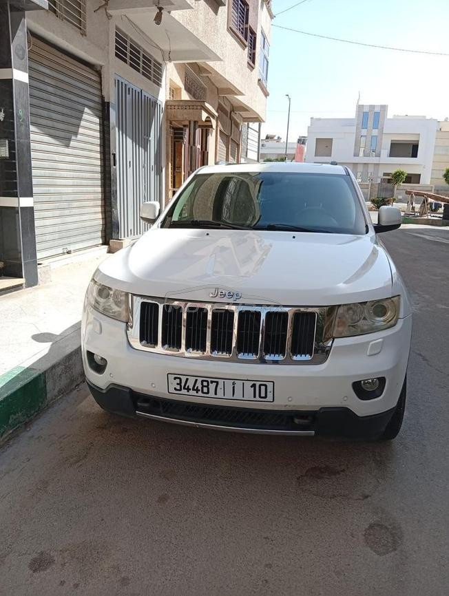 سيارة فخمة للبيع 