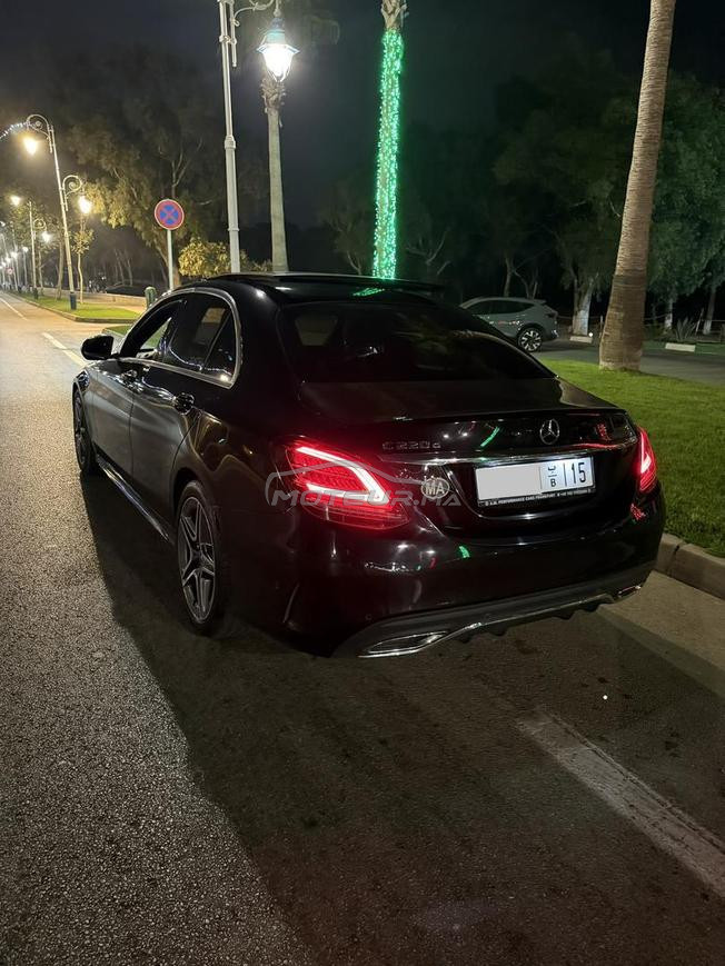 Mercedes-Benz 220 Diesel Automatique 2019 à Fès