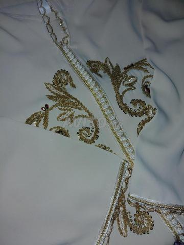 Djellaba traditionnelle avec bijou, cousue à la main - 2