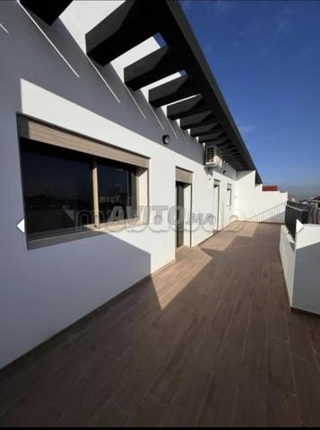 Appartement dernier étage dans résidence calme