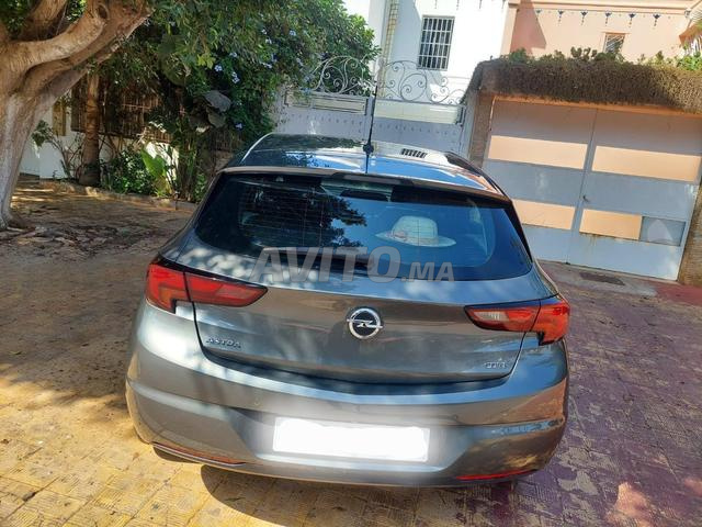 Opel Astra 2019 Excellent État à Rabat - 2