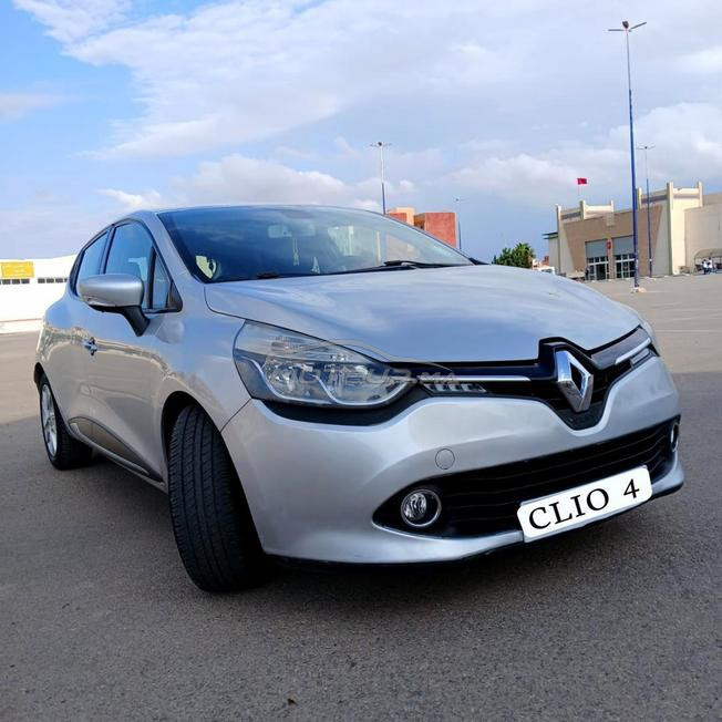 Clio 4 intense en exellent état 