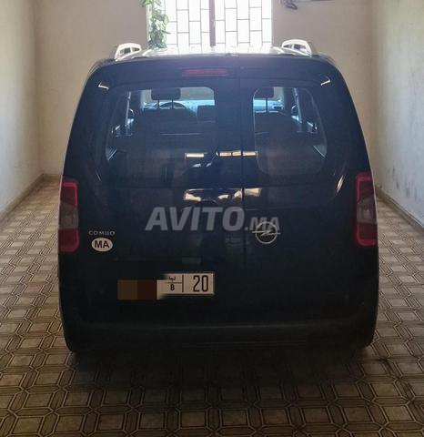Opel Combo Diesel Manuelle 2022 à Meknès - 2