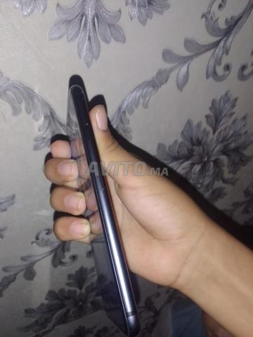 هاتف أنس ماركت، لا يزال نظيفًا