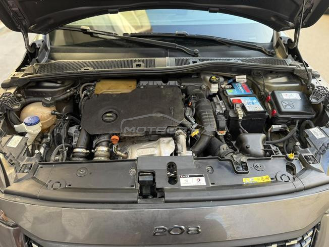 Peugeot 208 Diesel Automatique 2022 à Tanger