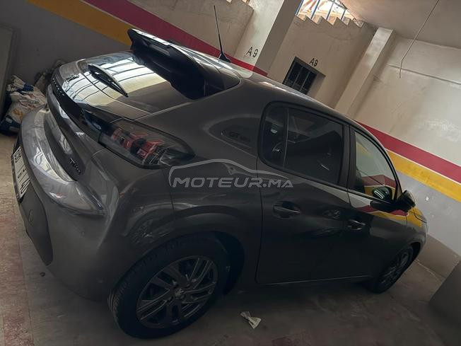 Peugeot 208 Diesel Automatique 2022 à Tanger