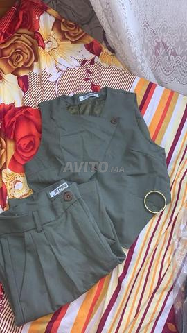 Costume élégant à prix raisonnable, pour plus d'informations veuillez contacter - 2