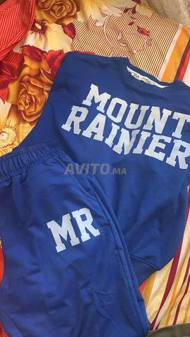 Ensemble de sport bleu à prix raisonnable - 2