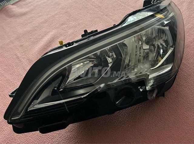 Optique gauche Peugeot 3008