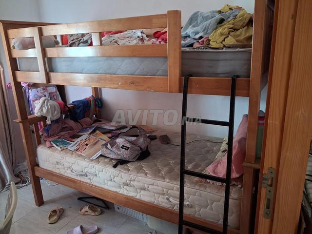 Lit superposé en bois massif à vendre