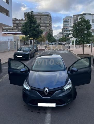 Renault Clio 5 Essence Manuelle 2022 à Casablanca