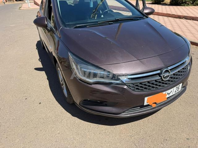 Opel Astra Diesel Automatique 2019 à Marrakech - 2