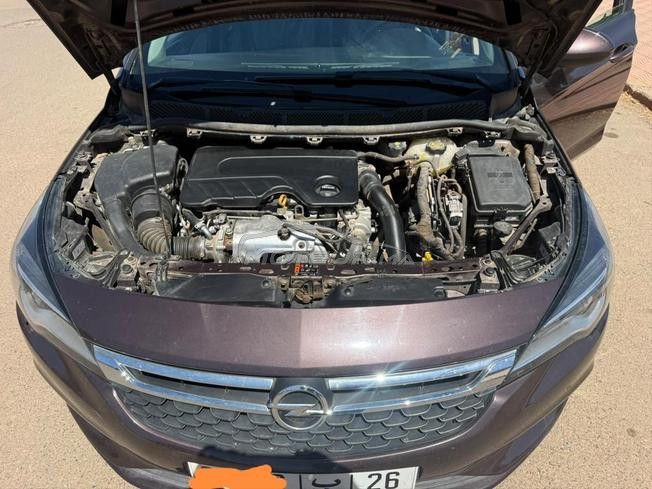 Opel Astra Diesel Automatique 2019 à Marrakech