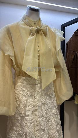 Chemise jaune neuve. - 2