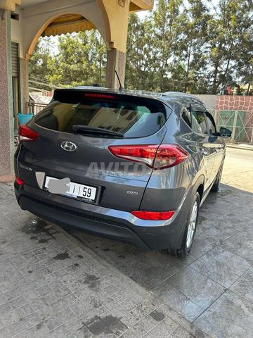 Bonjour, voiture en bon état à vendre - 2