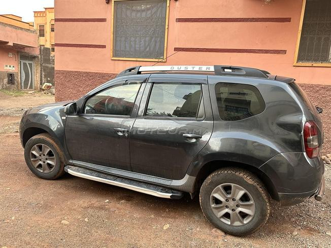 dacia duster 2014 toute option j’ammais accidenté 