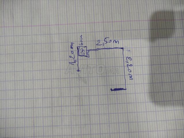 Petit salon propre avec 6 coussins et 6 petits traversins - 2