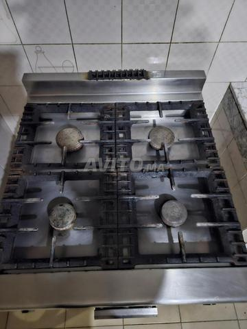 Cuisinière PRO en bon état solide