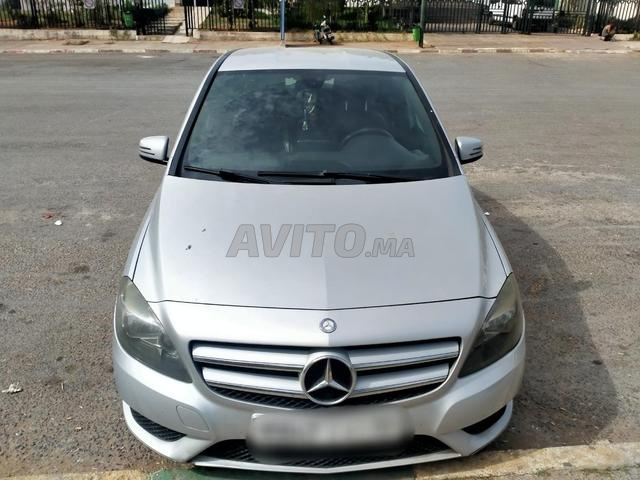 Mercedes-Benz 180 Diesel Manuelle 2015 à Kénitra