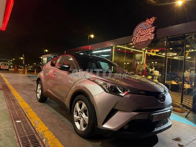 à vendre Toyota CHR 1.8 hybride automatique  - 2