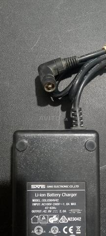 Chargeur 42V Trottinette & Vélo Électrique - 2