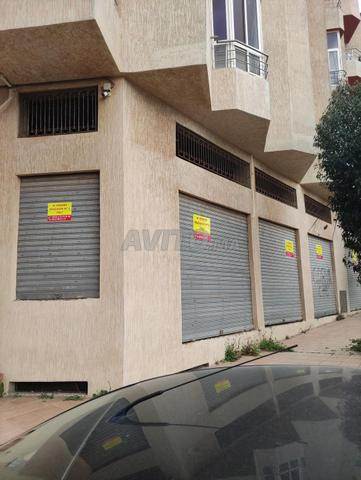 محلات متجاورة للإيجار 79 م2 و 103 م2 - 2