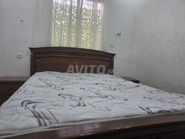 Lit avec matelas 160x200 excellent état - 2