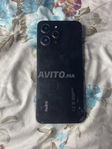 Redmi 12 256 Go 16 Go RAM avec une rayure derrière - 2