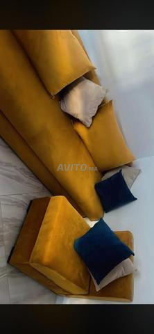 Salon L à vendre avec tapis beige - 2