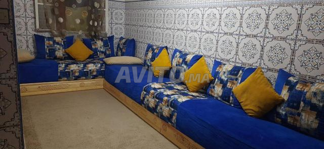 Meuble de salon. Avec tapis. - 2