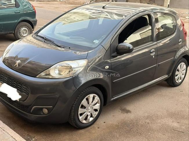 Peugeot 107 Essence Manuelle 2014 à Agadir