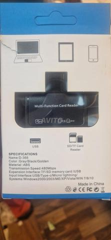 Lecteur de cartes et adaptateur multi-ports Multi-Function Card - 2