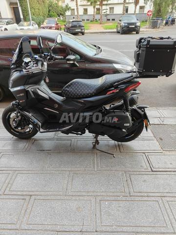 Aprilia SR GT 200 - 2