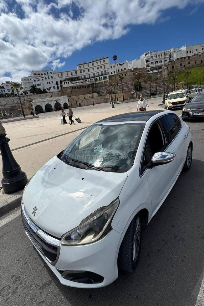 Peugeot 208 modèle 2018 de 2eme main 