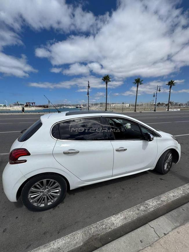 Peugeot 208 modèle 2018 de 2eme main 