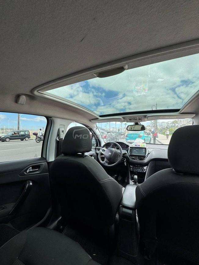Peugeot 208 modèle 2018 de 2eme main 