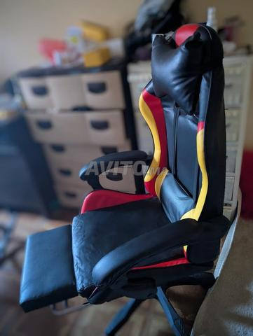 Chaise gamer très peu servi - 2