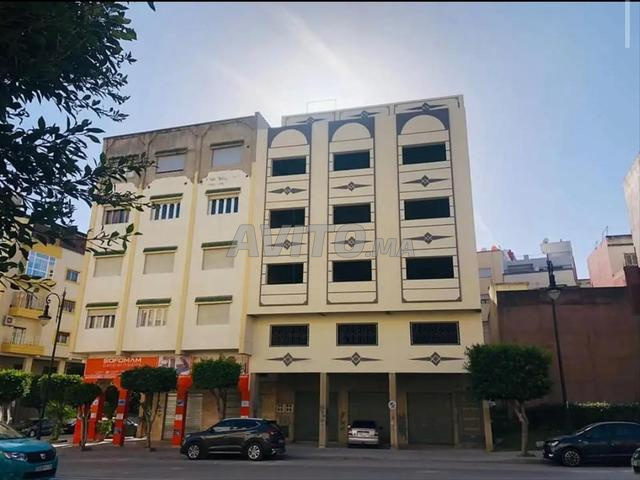 Immeuble à vendre à Branes 1 sur une grande rue principale - 2